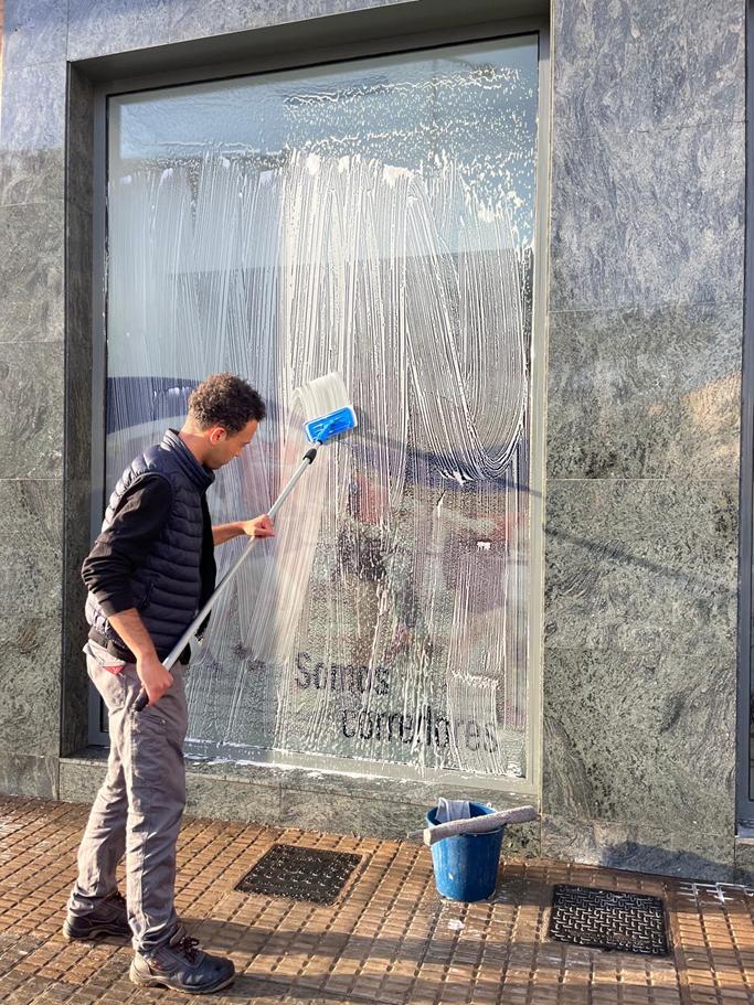 Limpieza de cristales de fachadas comerciales
