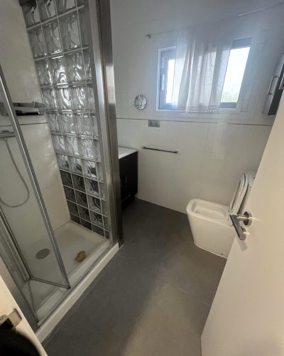 Limpieza de baño después de una obra o reforma