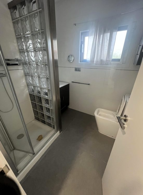 Limpieza de baño después de una obra o reforma