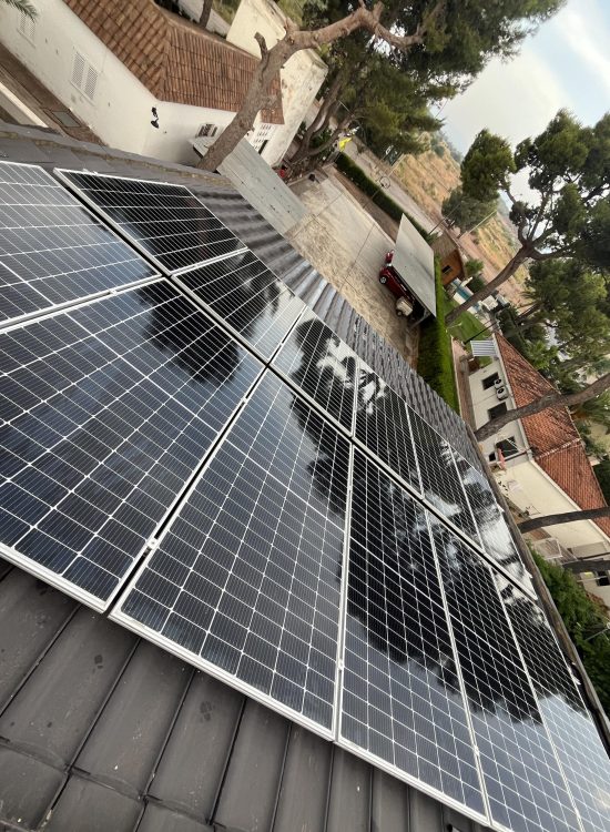 Mantenimiento y limpieza de paneles solares en Castellón