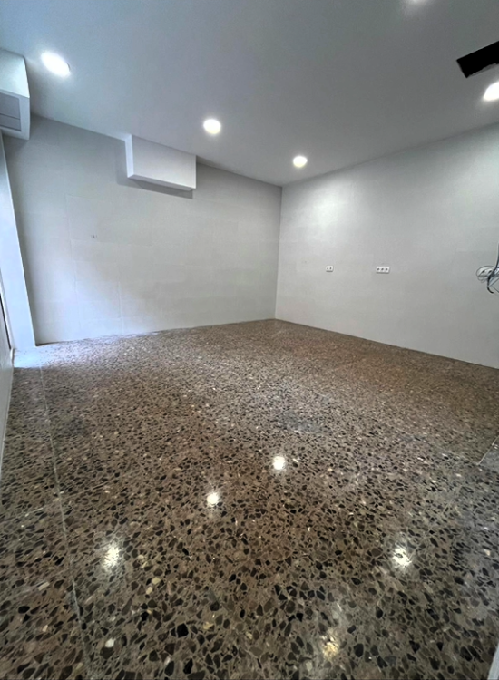 Resultado de limpieza final de obra en espacio interior